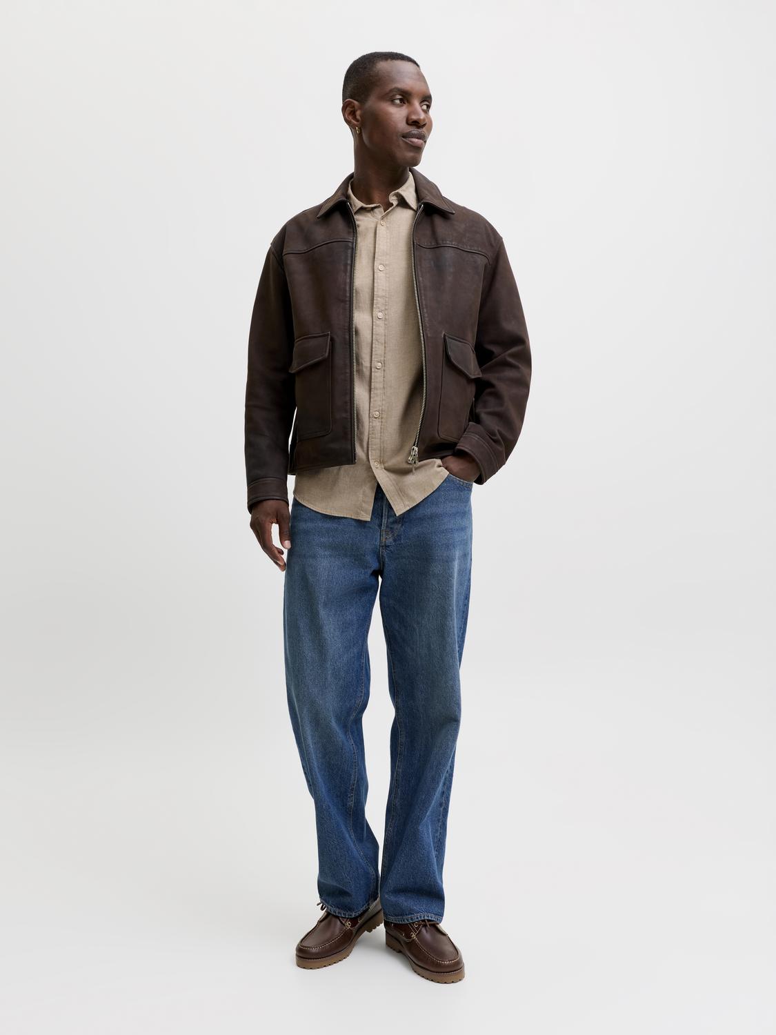 model_shot-front_full